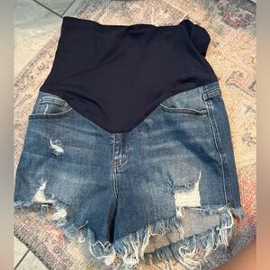 Maternity frayed short